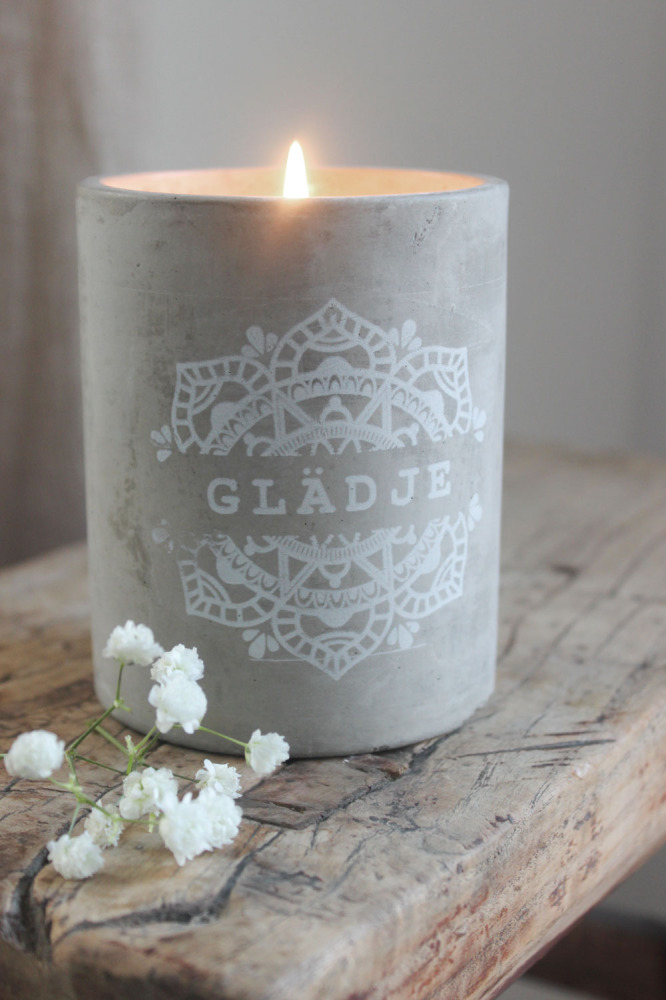 Doftljus Glädje (Lavendel) från Majas Lyktor/Barncancerfonden
